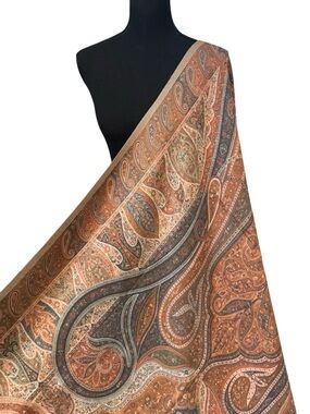 Full sized Kani Shawl with Subtle gold thread weave